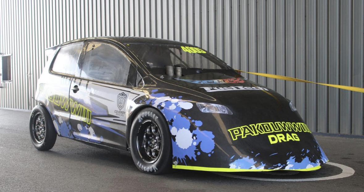 Vue d'un moteur de voiture haut de performance - Pakouwwiii Engineering depuis 2004